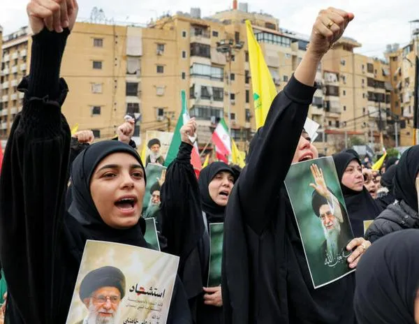 Israel bombardea Líbano y deja decenas de muertos tras un ataque previo de Hezbolá por la muerte de Jamenei