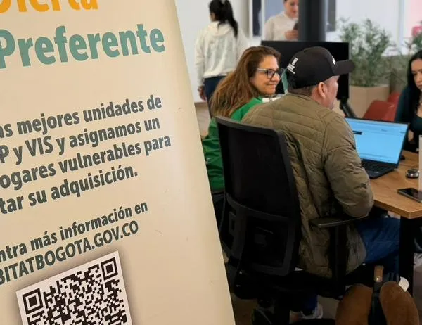 Más de 4.500 víctimas del conflicto armado participaron en feria de vivienda en Bogotá  