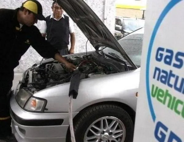 Perú declara emergencia de suministro de gas natural luego de incendio en un ducto