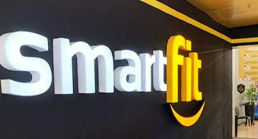 Otra muerte en sede del gimnasio Smart Fit en Colombia: falleció mujer mientras hacía ejercicio con rutina de tren superior. 