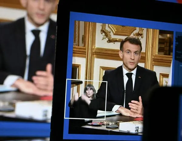 Macron anuncia el despliegue del portaaviones "Charles de Gaulle" en el Mediterráneo