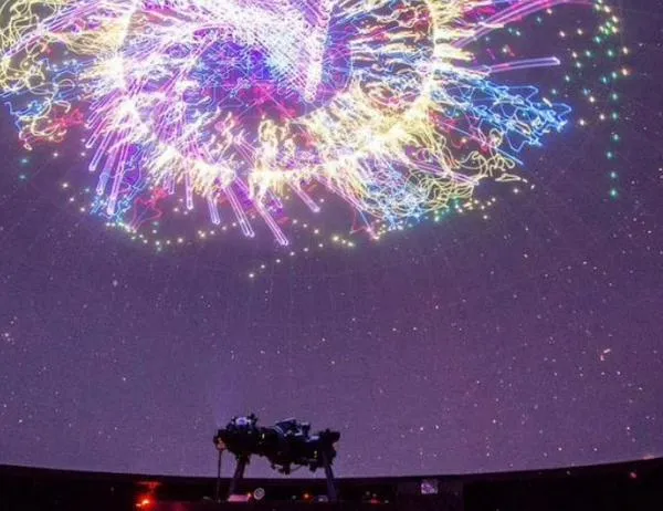 ¿Te gusta el rock en español? Asiste al recorrido inmersivo 'Tren al Sur' en el Planetario de Bogotá  