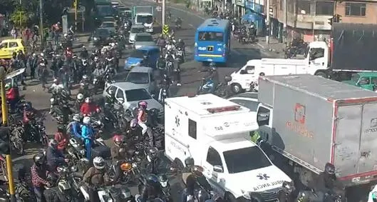 Motos bloquean Bogotá hoy: videos de qué pasó cerca a la zona de patios