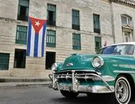 Ecuador expulsa del país al personal diplomático cubano y retira a su embajador en La Habana