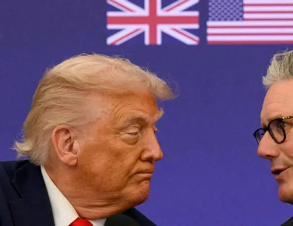 Starmer se distancia aún más de Trump: "Este gobierno no cree en cambios de régimen caídos del cielo"