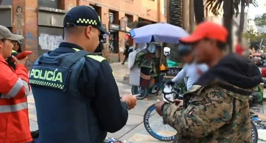 Hallaron instrumentos quirúrgicos y más cosas extrañas en el centro de Bogotá