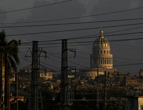 Cuba recupera parte de su red eléctrica, pero la restitución completa podría tomar varios días