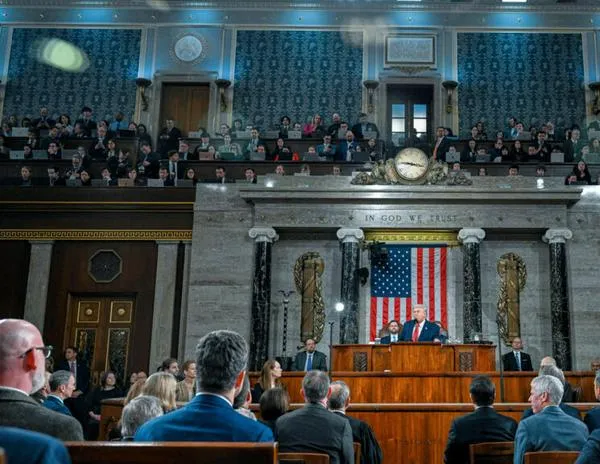 Cámara de Representantes de EE. UU., de mayoría republicana, permite a Trump proseguir la guerra en Irán