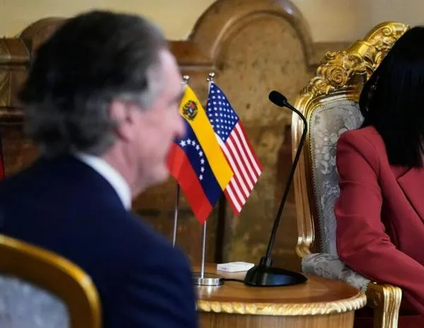 Estados Unidos y Venezuela acuerdan reanudar formalmente sus relaciones diplomáticas y consulares