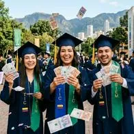 Las carreras que más plata dan en el primer año de trabajo en Colombia; una paga muy bien y ganan más del salario mínimo. 