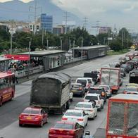 Se registró un tiroteo en la Autopista Norte: un policía resultó herido