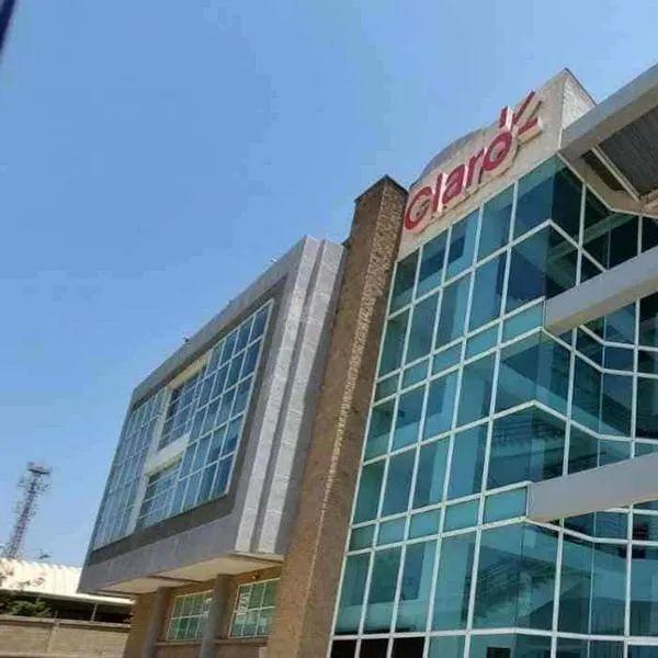 Claro solicitó aval para adquirir redes de fibra de Azteca Comunicaciones y Total Play en Colombia