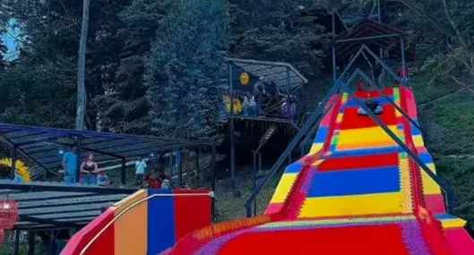Aterradores videos del tobogán en el que mujer murió al lanzarse; parque turístico fue cerrado y se abrió una investigación formal. 