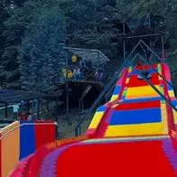 Aterradores videos del tobogán en el que mujer murió al lanzarse; parque turístico fue cerrado y se abrió una investigación formal. 