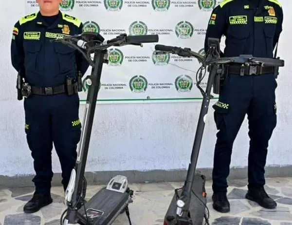Ocultas en la oficina de un parqueadero y en un taller de mantenimiento: así fueron incautadas en la calle 13 dos patinetas eléctricas hurtadas 