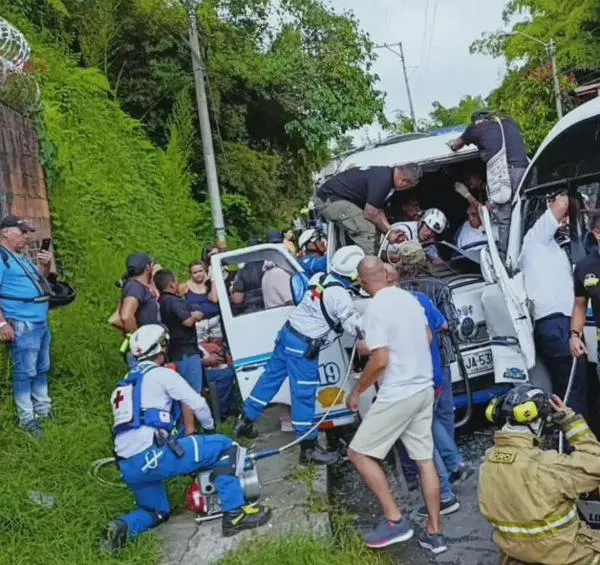 22 personas lesionadas dejó como saldo accidente entre busetas en Circasia