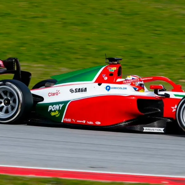 El británico Russell ganó el GP de Australia de F1 en un golpe de mano de Mercedes