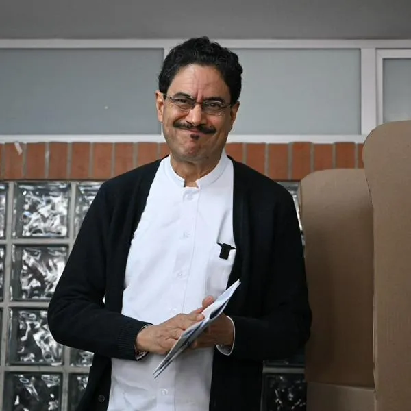 Iván Cepeda no participó en consultas, pero aprovechó papayazo y dio frase