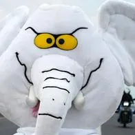 Quién es el  'Elefante blanco', el curioso personaje que llega al Congreso
