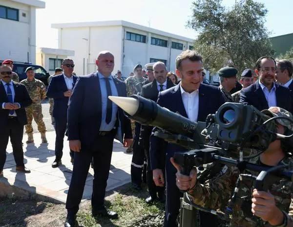 Europa mueve fichas en Medio Oriente: Macron visita Chipre y Putin apoya al nuevo líder supremo de Irán