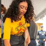 Cuánto cuesta la camiseta que lució Sofía Petro junto a Verónica Alcocer y Petro