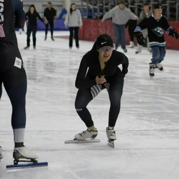 Equipo Bogotá sube al podio en Nacional de Patinaje sobre Hielo de Utah 