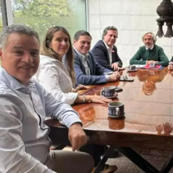Qué se sabe de reunión de Paloma Valencia con Juan Daniel Oviedo: toda la coalición meterá mano para convencerlo. 
