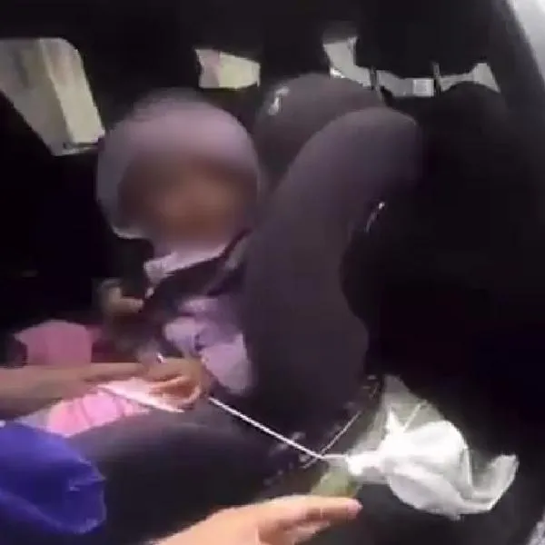 Inundación en deprimido de la 94 (Bogotá) dejó a bebé atrapada en un carro