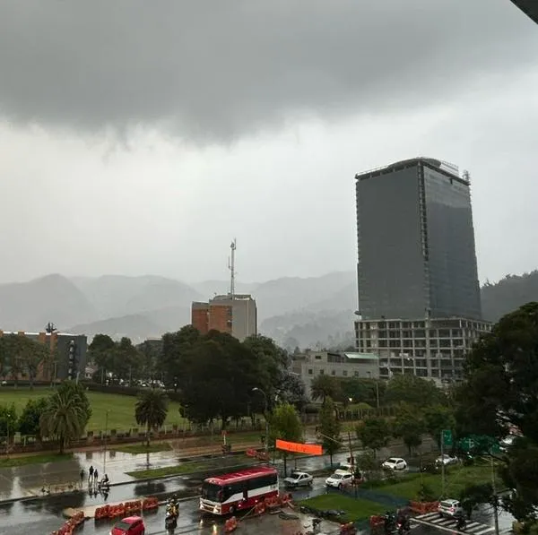 Lluvias en Bogotá hoy, donde hay aguacero y situación con las vías