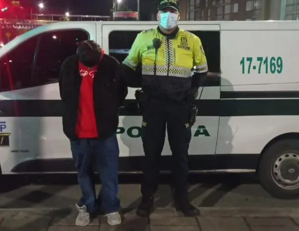 Capturado por hurto de celular en estación de TransMilenio Niza 127 
