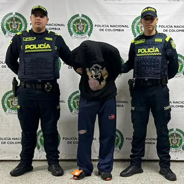 Hombre entró sin ropa a laboratorio médico en Bogotá y asustó a varias mujeres