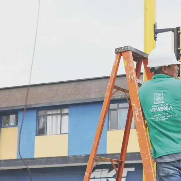 Inició la instalación de nuevos semáforos en Armenia