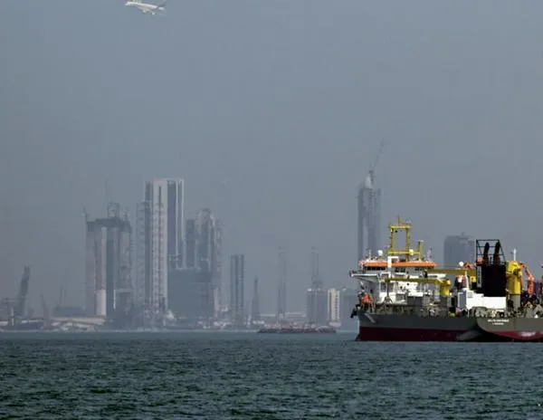 Las minas marinas de Irán aumentan temores de interrupción del petróleo en el estrecho de Ormuz