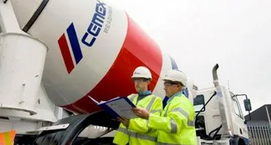Cemex, gigantesca empresa de construcción, vendió más de la mitad de su participación a Holcim y redujo su presencia en el país.