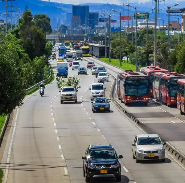 Aprueban inicio de las obras de ampliación de la Autopista Norte (Bogotá), las cuales contemplan la construcción de dos nuevos carriles mixtos.