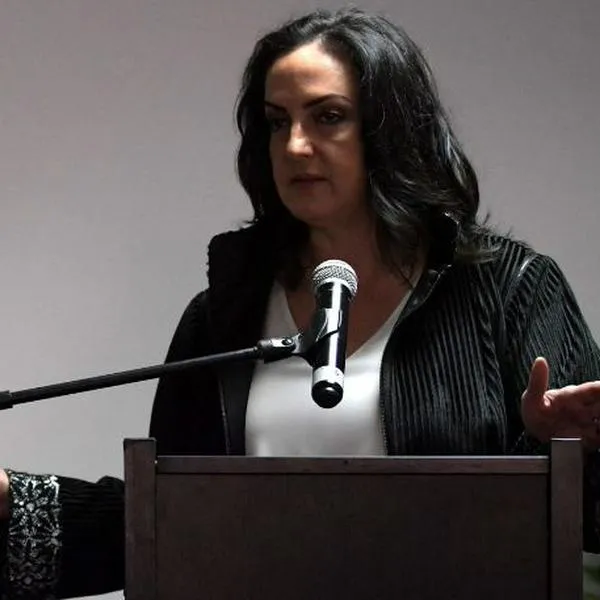 María Fernanda Cabal criticó la bienvenida de Álvaro Uribe a Juan Daniel Oviedo tras la elección como fórmula vicepresidencial de Paloma Valencia.