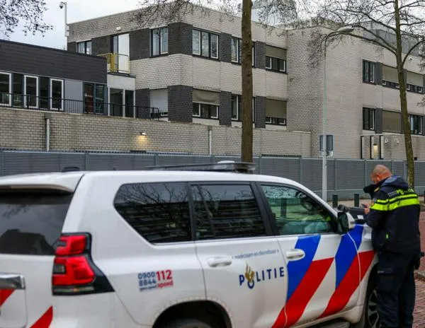 Un ataque con un explosivo contra una escuela judía en Ámsterdam deja daños leves