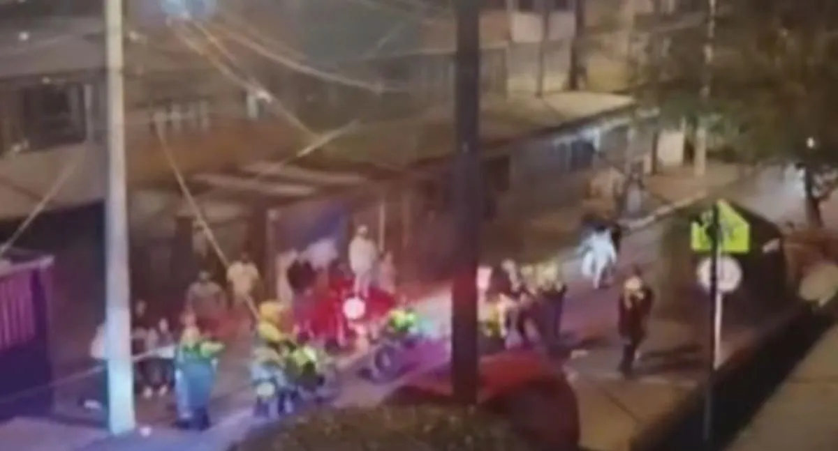 Una balacera en el barrio La Clarita, Engativá, dejó dos capturados tras el intento de robo de una camioneta Toyota. Los delincuentes dispararon a policías