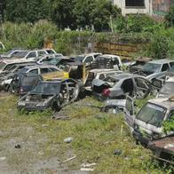 Un bien cultural e histórico de Armenia convertido en deshuesadero de carros