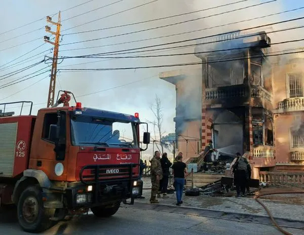 Líbano supera los 900 muertos por ataques israelíes; la ONU advierte de posibles "crímenes de guerra"