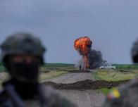 "27 cuerpos calcinados": Petro eleva el tono de sus denuncias contra Ecuador; Noboa niega bombardeos