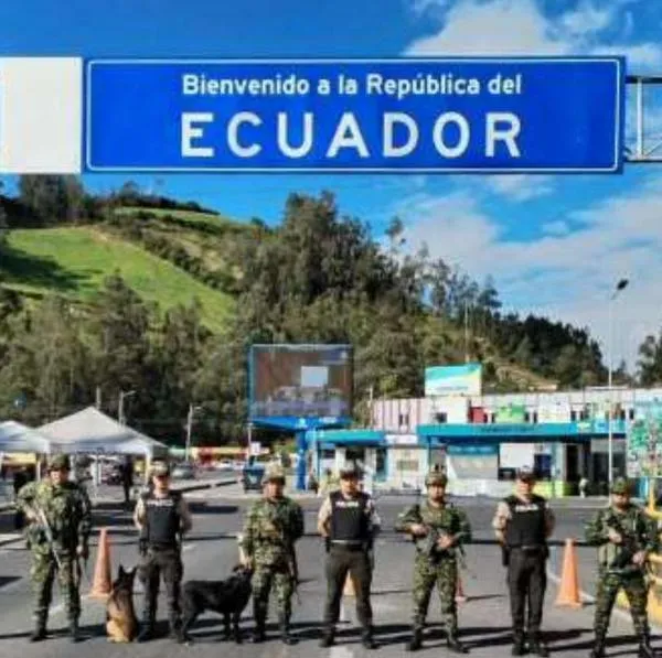 El presidente Gustavo Petro denunció un bombardeo desde Ecuador en territorio colombiano. El hallazgo de una bomba sin explotar tensa la relación con Noboa