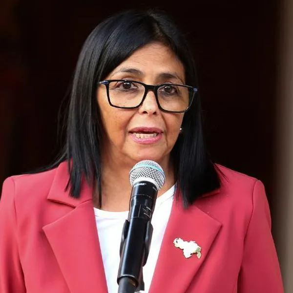 Jaime Bayly destapa qué habría detrás de la decisión de Delcy Rodríguez de destituir a Vladimir Padrino, por pacto con Marco Rubio.