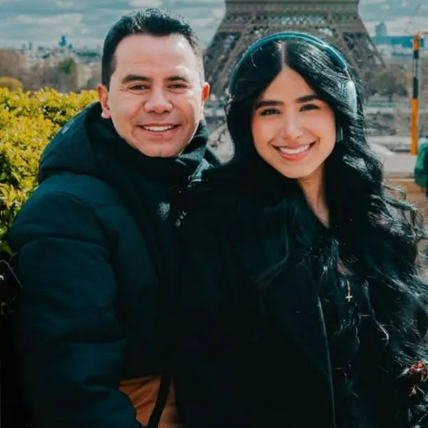 Jhonny Rivera y su esposa tuvieron que llevarse a sus suegros a luna de miel