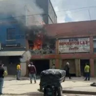Así se vio el incendio en Los Mártires, centro de Bogotá, este jueves 19 de marzo