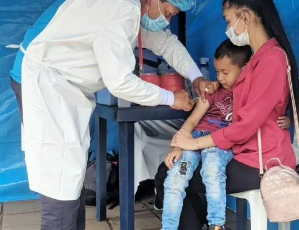 Puntos de vacunación gratis en Bogotá contra VPH, sarampión y más, este domingo 22 de marzo: completa tu esquema 