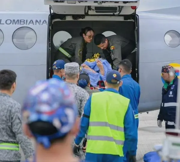 Primeras imágenes de militares heridos llegando a Bogotá tras accidente de avión en Putumayo