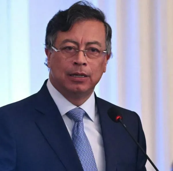 Daniel Briceño cuestiona a Gustavo Petro tras accidente de avión en Putumayo