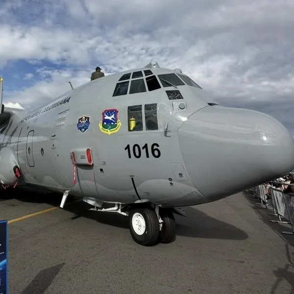 Accidente de avión de FAC hizo estallar a políticos empezando por Gustavo Petro