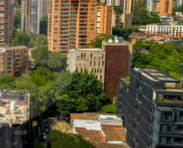 Autoridades intensifican controles a alojamientos de renta corta en Medellín: 34 estarían operando sin licencia